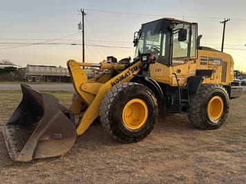 Main image Komatsu WA270